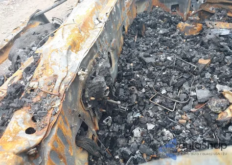 2017 Chrysler Pacifica Touring-L z USA, uszkodzony, nr VIN 2C4RC1BG5HR569183